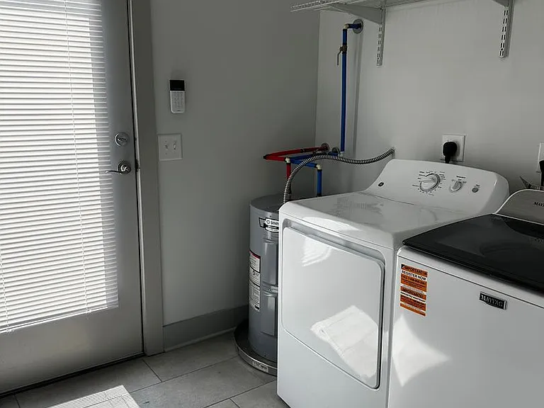 Heritage East Apartments — Photo 35