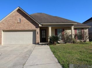 28526 Grand Turk Dr, Denham Springs, LA 70726