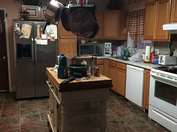 5th image of 76 Wesley Dr
