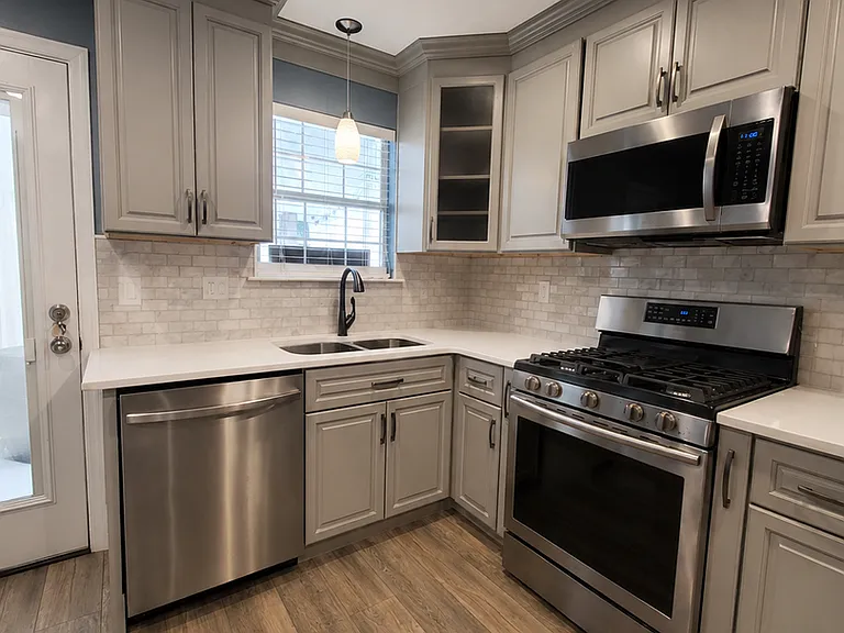 1350 Gates Dr SE — Photo 4