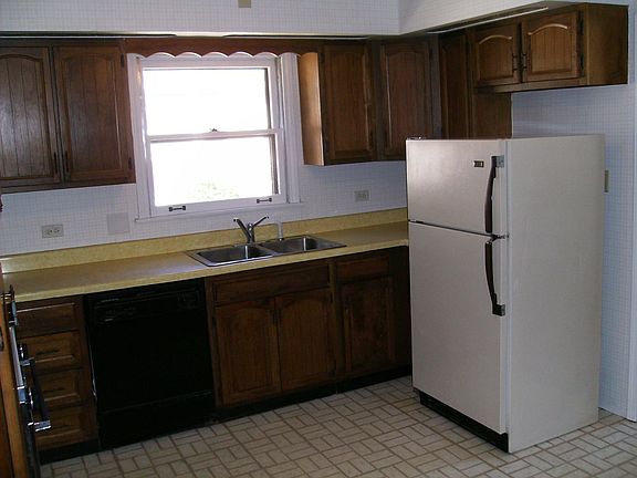 3rd image of 818 N Princeton Ave