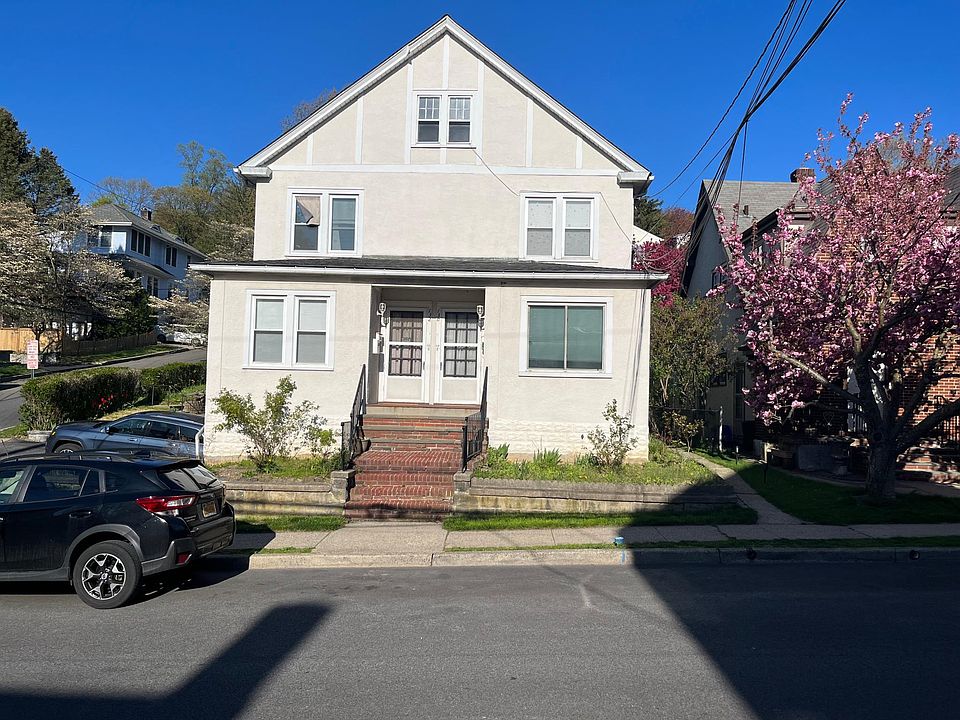 1st image of 130 Gordon Ave