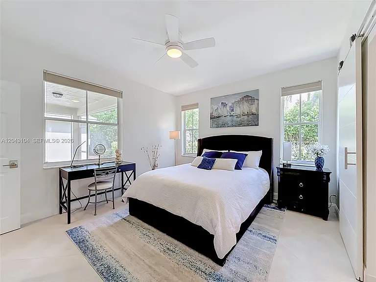 1556 Winterberry Ln — Photo 20