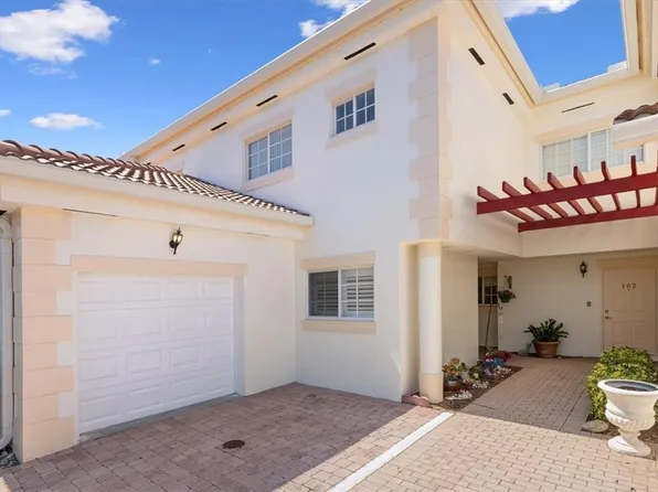 512 7th Sq APT 101, Vero Beach, FL 32962