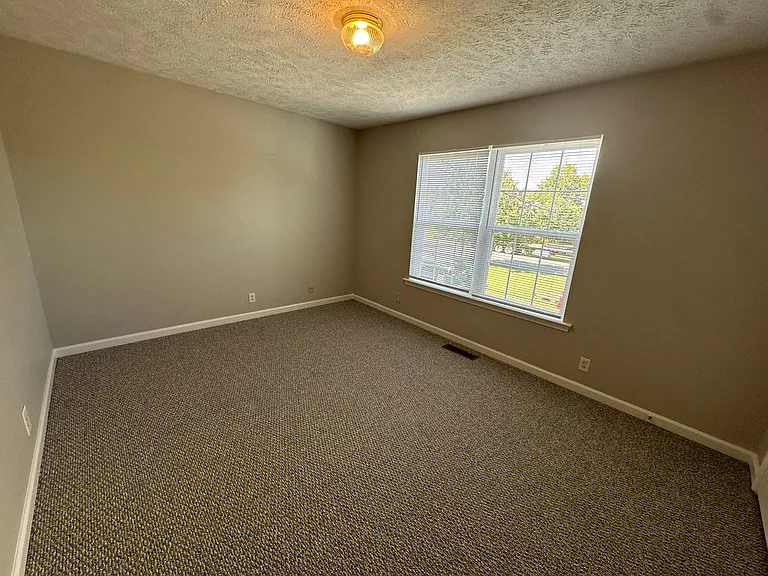 2442 Willowbrook Dr — Photo 9