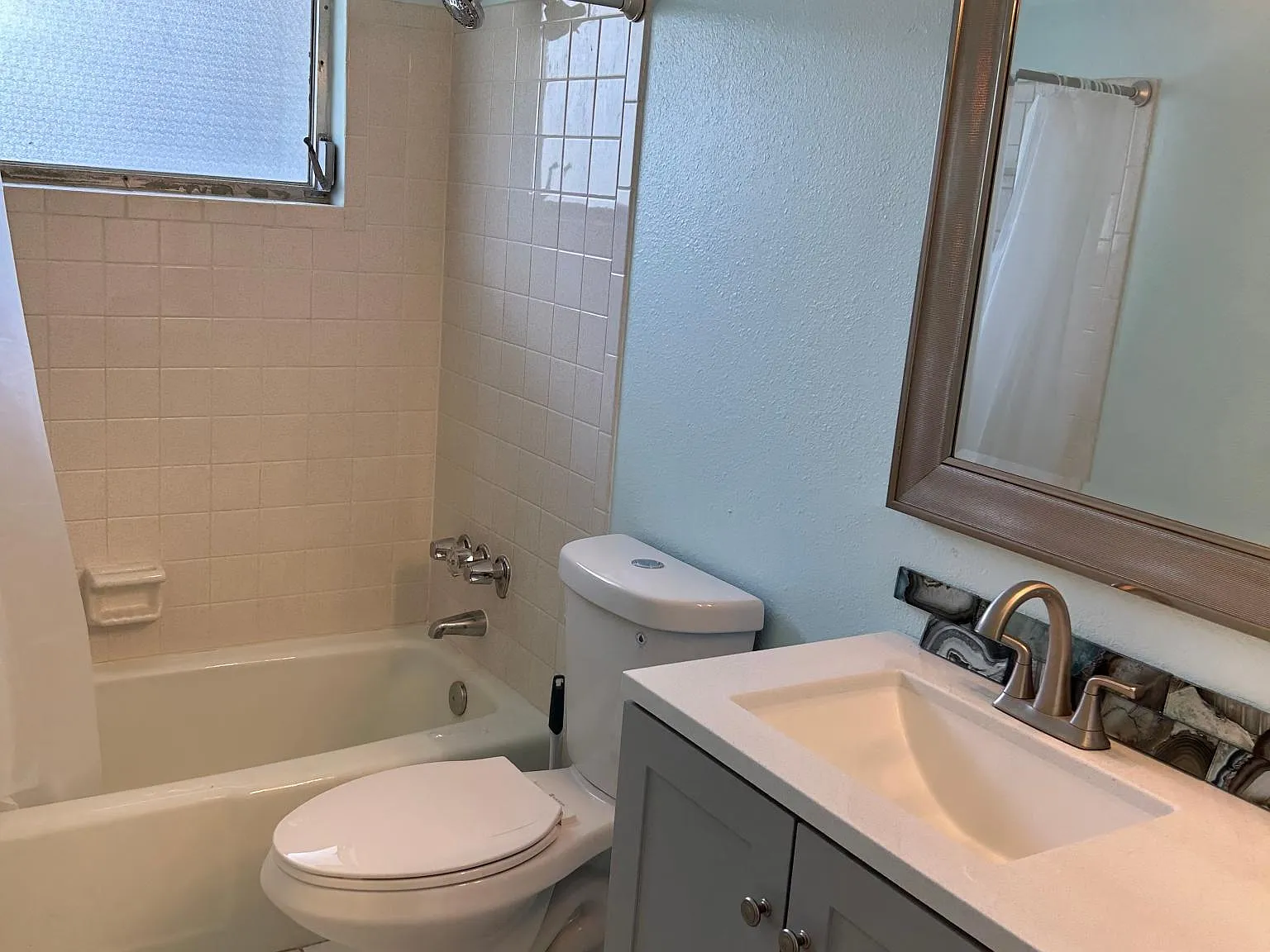 4 bed, 1550 sqft, $2,000 — Photo 4
