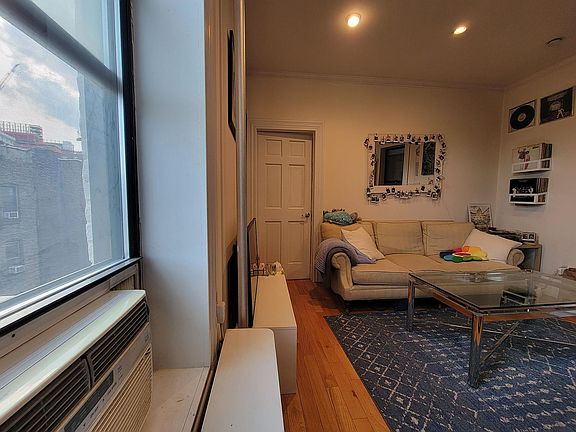 5th image of 131 Thompson St #6Z