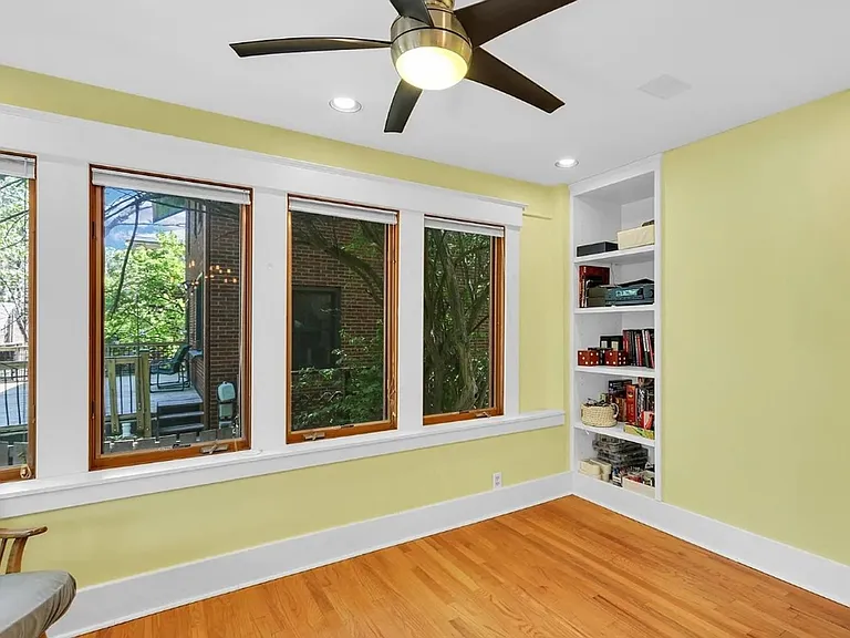 702 W Indiana Ave — Photo 13