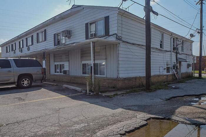 1st image of 5284 Broadway St #1A