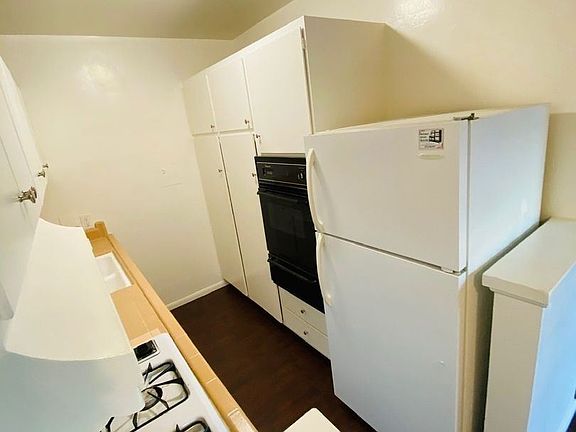 3rd image of 1335 N Poinsettia Pl APT 7