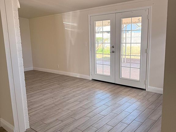 5th image of 746 E BRENDA Drive