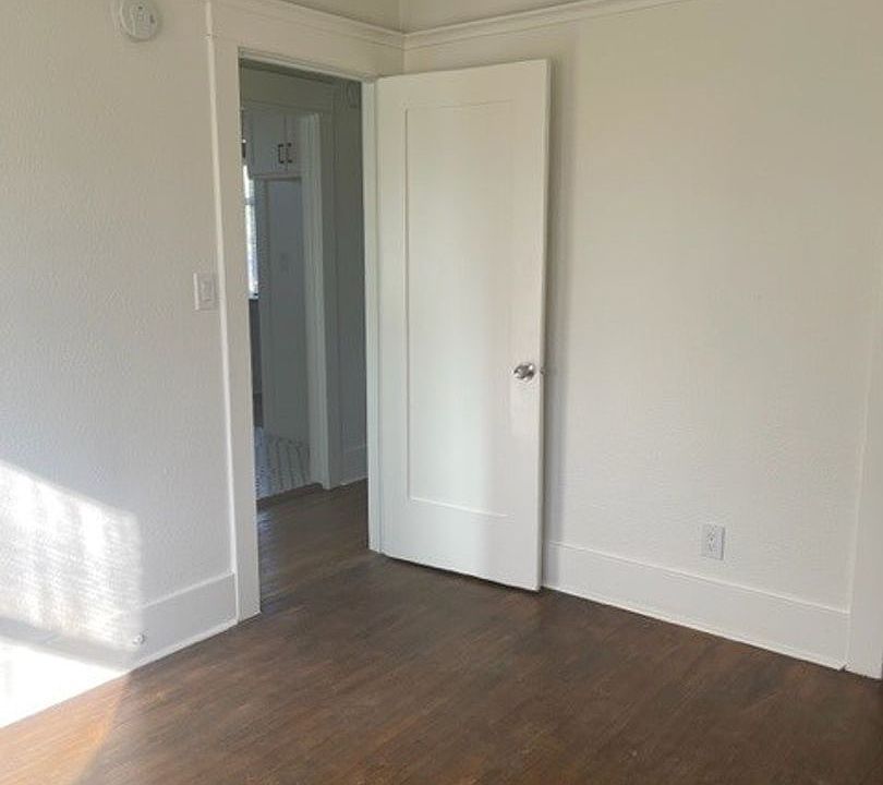 1st image of 293 Cerritos Ave #0