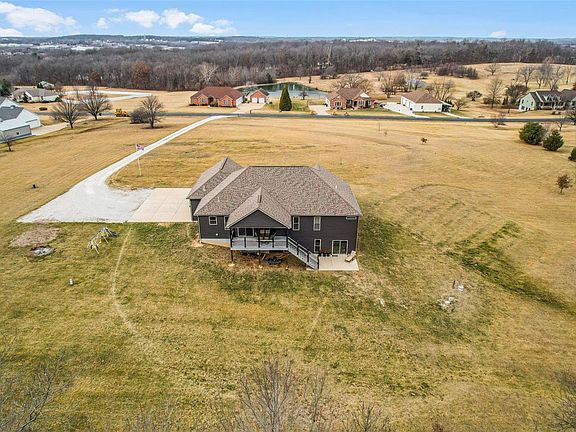 4th image of 496 Grandview Farms Dr