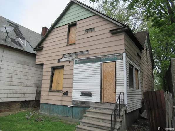 4656 Mitchell St, Detroit, MI 48207