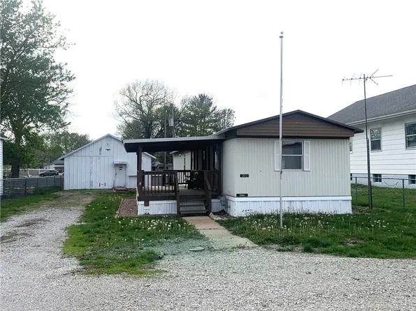 303 S Wright St, Findlay, IL 62534