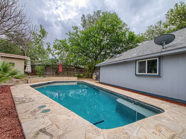 7704 Rohrdanz, Live Oak, TX 78233