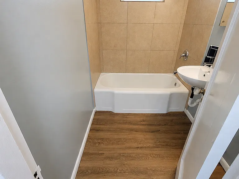 4424 42nd Ave SW — Photo 8