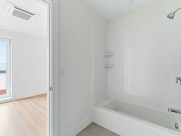 1035 Commonwealth Ave — Photo 94