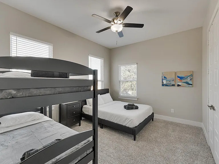 3420 Nomas St — Photo 28