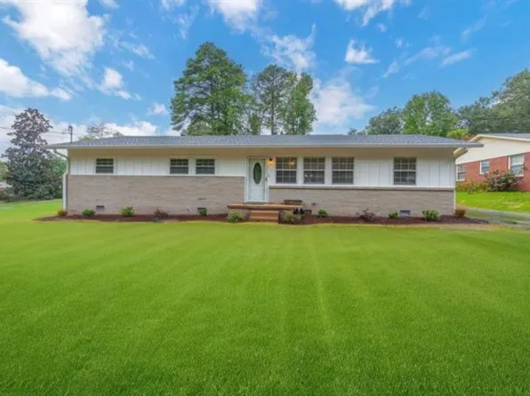 21 Beechwood Dr, Jackson, TN 38301