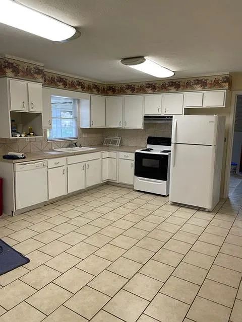 3 bed, 1590 sqft, $1,595 — Photo 2