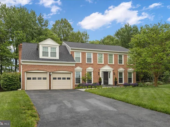 1301 Kelly Ct, Herndon, VA 20170