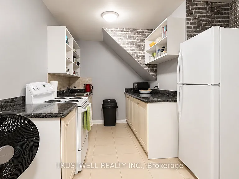 122 Atlantic Ave #A — Photo 3