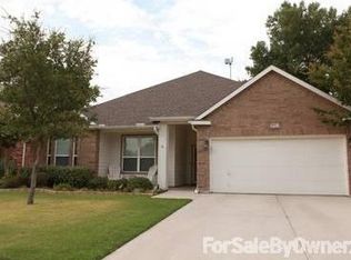 8317 Patreota Dr, Benbrook, TX 76126