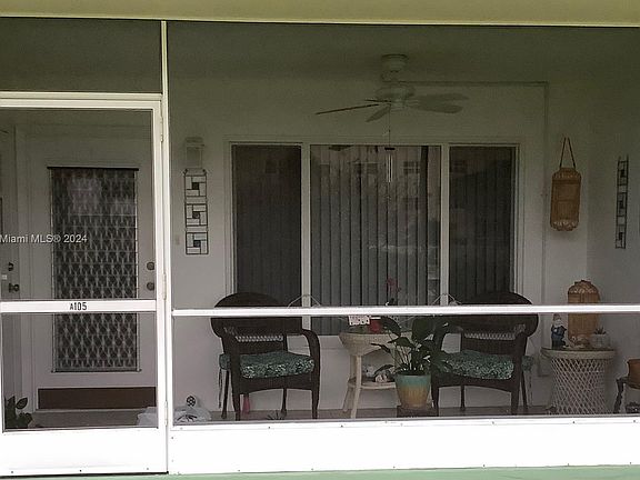 3rd image of 810 SE 7th St APT 105