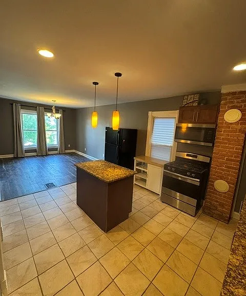 416 Breckenridge St — Photo 2