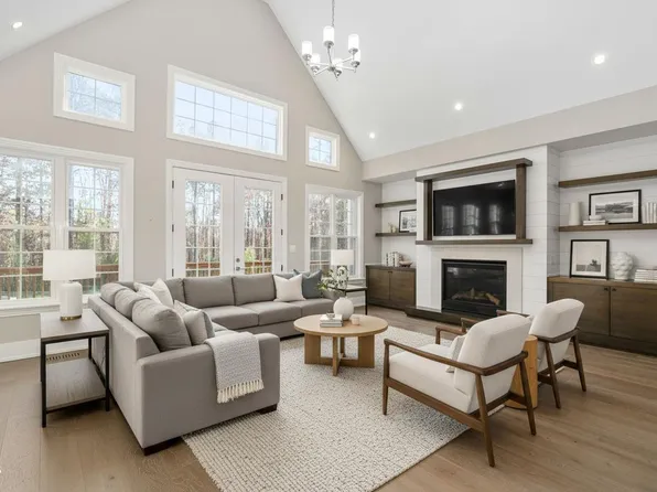 121 Chapel Ridge Dr, Pittsboro, NC 27312