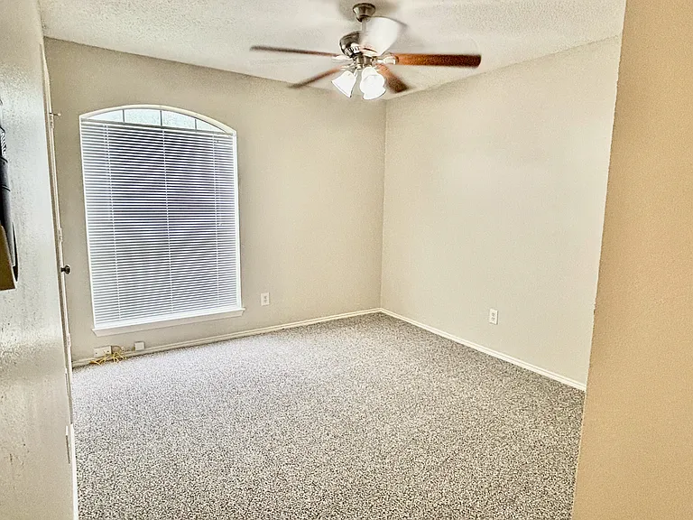 1701 Hillside Dr — Photo 16