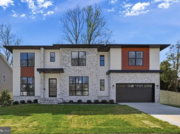 1203 Cottage St SW, Vienna, VA 22180