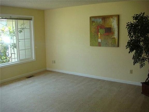 3rd image of 10927 156th Pl NE