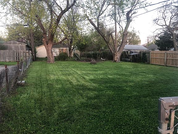 3rd image of 5104 N Rockwell Ave