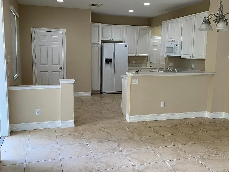1176 Pinewood Lake Ct — Photo 9