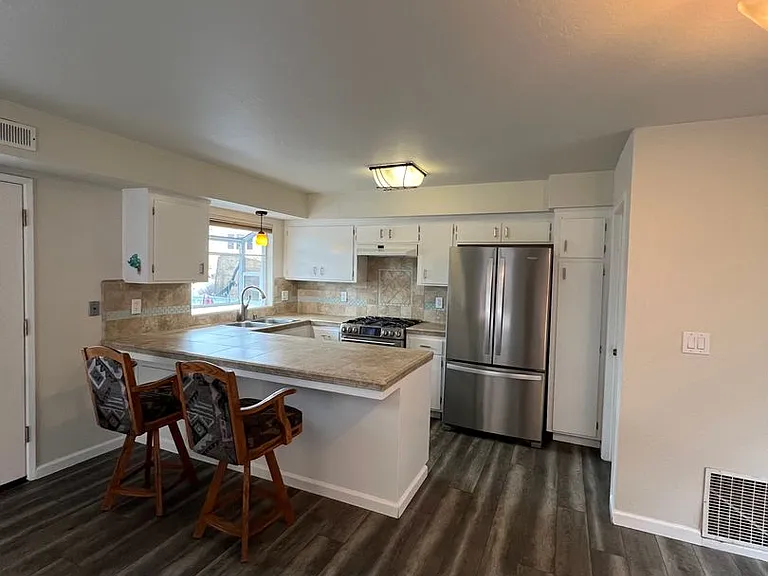 228 Treasure Island Dr — Photo 3