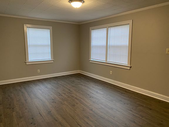 3rd image of 91 Holland Ave