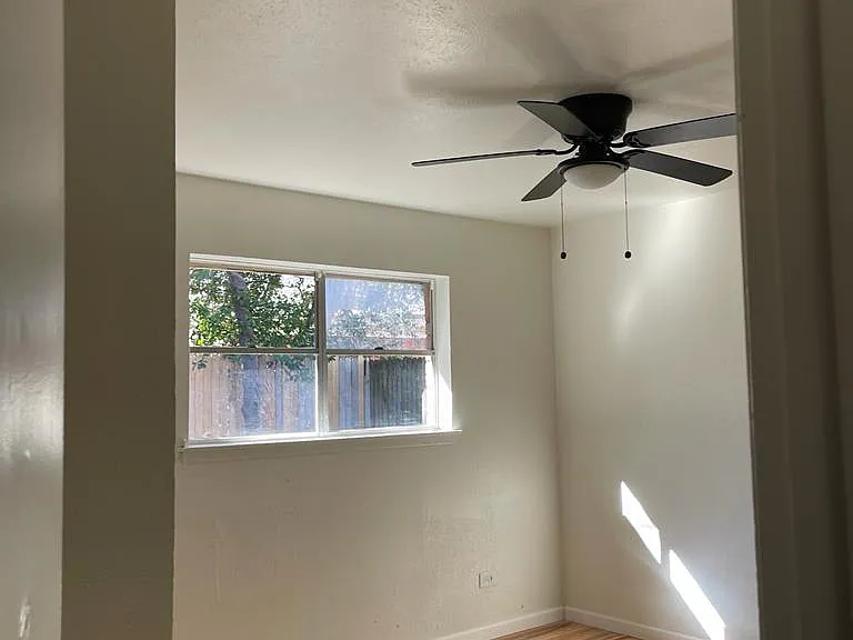 1802 Jay Cir #A — Photo 12
