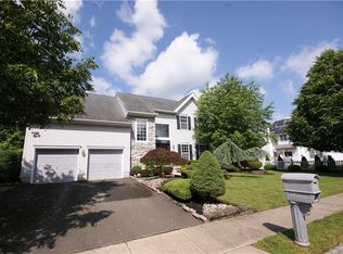 13 Cactus Way, Dayton, NJ 08810