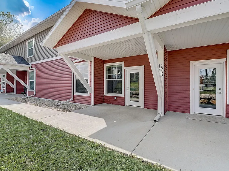 1931 Eastwood Way #1931 — Photo 2