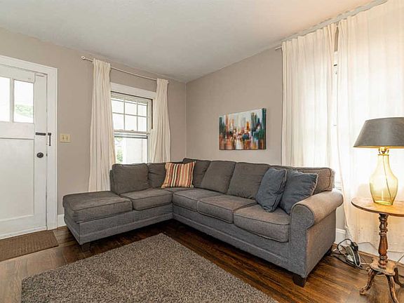 5th image of 6833 Hurd Ave