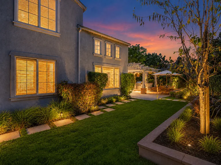 Your own private backyard retreat_perfect for relaxing or entertaining.