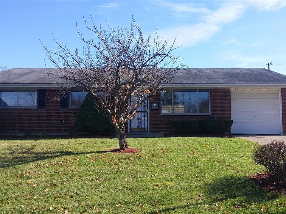 1st image of 10 Essex Ct