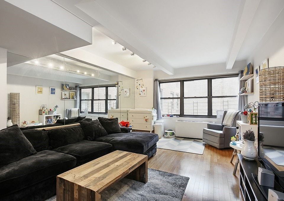 1st image of 235 E 49th St APT 3D