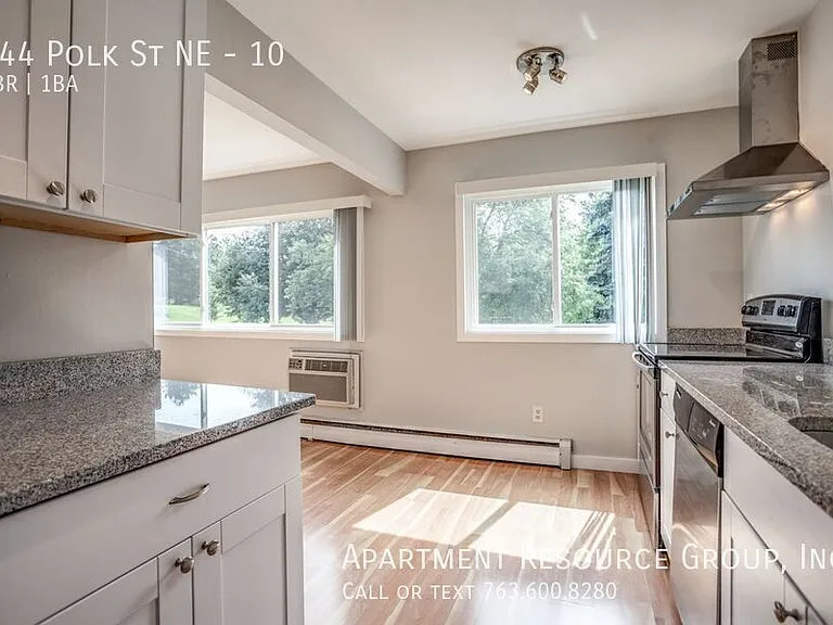744 Polk St NE #10 — Photo 24