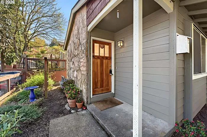 2 bed, 762 sqft, $1,900 — Photo 2