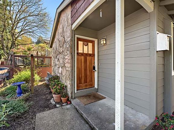 2nd image of 137 SE 73rd Ave