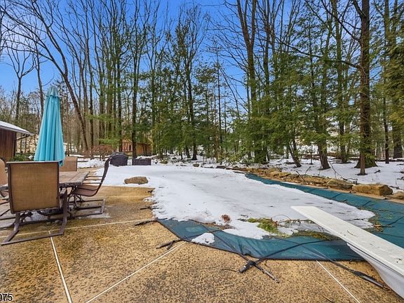 2nd image of 40 HIGH RIDGE ROAD