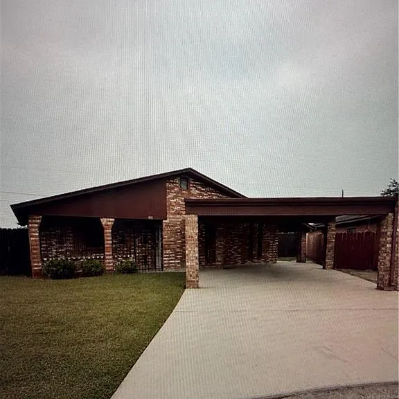 1005 Saltillo St — Photo 1